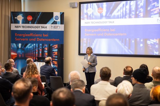 Seminarraum mit TeilnehmerInnen und Referentin beim NEFI Technology Talk