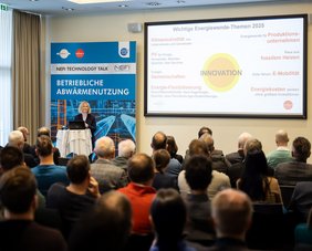 Seminarraum mit TeilnehmerInnen und Referentin beim NEFI Technology Talk